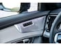 Volvo XC90 T8 Plug-in hybrid AWD Ultra Dark Exec. Ed. | Long Range | Google | Gratis Trekhaak | Adaptieve Cruise Control | Bowers & Wilkins Audio | Memory | Gelamineerde Zijruiten | Luchtvering | Elek. Stoelen | Massage | Keyless | Elek. Achterklep | Schuif-/Kanteldak | Zitverlening | Getint Glas | 22" LM