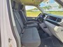 Volkswagen Transporter 2.0 TDI L2H1 L2H1, 150pk, Camera, Parkeersensoren, Trekhaak, Airco, Carplay, Werkplaatsinrichting