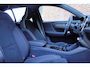 Volvo XC40 Recharge Ultimate 70 kWh | Panoramisch schuif-/ kanteldak | Trekhaak, inklapbaar | 100% dealeronderhouden | Stoel-/ stuurwielverwarming | Harman Kardon | Elektrisch bedienbare voorstoelen met geheugenfunctie | Pilot assist | 19 inch. lichtmetalen velgen | all-season banden | BLIS | Apple carplay/ Android auto