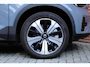 Volvo XC40 Recharge Ultimate 70 kWh | Panoramisch schuif-/ kanteldak | Trekhaak, inklapbaar | 100% dealeronderhouden | Stoel-/ stuurwielverwarming | Harman Kardon | Elektrisch bedienbare voorstoelen met geheugenfunctie | Pilot assist | 19 inch. lichtmetalen velgen | all-season banden | BLIS | Apple carplay/ Android auto