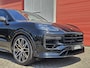 Porsche Cayenne Coupé 4.0 Turbo E-Hybrid | Keramisch | Carbon Pakket | Sport Chrono | Achterasbest. | Rijklaar inclusief 1 jaar BOVAG garantie!