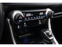 Toyota RAV4 2.5 Hybrid AWD Bi-Tone | Apple Carplay / Android Auto | Stoel-/stuurverwarming | Verwarmbare voorruit | Leder | LED | Parkeersensoren voor/achter | Camera | Keyless | Adaptive Cruise | Clima | 18 inch