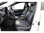 Toyota RAV4 2.5 Hybrid AWD Bi-Tone | Apple Carplay / Android Auto | Stoel-/stuurverwarming | Verwarmbare voorruit | Leder | LED | Parkeersensoren voor/achter | Camera | Keyless | Adaptive Cruise | Clima | 18 inch
