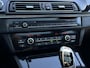 BMW 5-Serie Touring 525d High Executive, EURO 6, PANORAMADAK, COMFORT STOELEN, NAVIGATIE, CRUISE CONTROL, CLIMATE CONTROL, STOELVERWARMING, KEYLESS, HUD, LEDER, TREKHAAK, LICHTMETAAL 17"