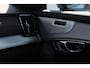 Volvo XC90 T8 406pk Automaat AWD Ultra Black Edition / Stoelmassage - en ventilatie / Luchtvering / Trekhaak / Panoramadak / Google services / Elektrisch bedienbare voorstoelen met geheugen / Stoelverwarming voor en achter