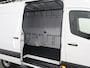 Mercedes-Benz eSprinter 414 L2 H2 RWD PRO 81kWh | TREKHAAK | STOELVERWARMING | CARPLAY / ANDROID AUTO | STANDKACHEL | OPSTAP TOT ACHTERDEUREN | DODEHOEKDETECTIE | 3-ZITS | 115 KW SNELLADEN | ACHTERUITRIJCAMERA