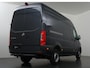 Mercedes-Benz eSprinter 414 L2H2 Pro 81kWh 2000 KG Trekhaak | Cruise-Controle | MBUX | Achteruitrijcamera | DC laden 115 kW |  Smartphone integratie pakket |
