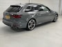 Audi A4 Avant 40 TFSI Sport S line black edition / Panoramisch Schuif/Kantel dak / S-Line Interieur / Navigatie / Camera / Keyless Entry & Go / Wegklapbare trekhaak / DAB / Elektrische Achterklep / Dual Zone Climate Control / Cruise Control /