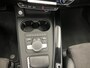 Audi A4 Avant 40 TFSI Sport S line black edition / Panoramisch Schuif/Kantel dak / S-Line Interieur / Navigatie / Camera / Keyless Entry & Go / Wegklapbare trekhaak / DAB / Elektrische Achterklep / Dual Zone Climate Control / Cruise Control /