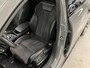Audi A4 Avant 40 TFSI Sport S line black edition / Panoramisch Schuif/Kantel dak / S-Line Interieur / Navigatie / Camera / Keyless Entry & Go / Wegklapbare trekhaak / DAB / Elektrische Achterklep / Dual Zone Climate Control / Cruise Control /