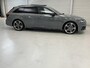 Audi A4 Avant 40 TFSI Sport S line black edition / Panoramisch Schuif/Kantel dak / S-Line Interieur / Navigatie / Camera / Keyless Entry & Go / Wegklapbare trekhaak / DAB / Elektrische Achterklep / Dual Zone Climate Control / Cruise Control /