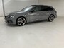Audi A4 Avant 40 TFSI Sport S line black edition / Panoramisch Schuif/Kantel dak / S-Line Interieur / Navigatie / Camera / Keyless Entry & Go / Wegklapbare trekhaak / DAB / Elektrische Achterklep / Dual Zone Climate Control / Cruise Control /