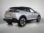 Peugeot e-2008 SUV EV GT Pack 50 kWh 136pk | Accu 93% | Navigatie | Achteruitrijcamera | Stoelverwarming | Full Led koplampen | Sportstoelen Leder/Alcantara | 3D Cockpit | Keyless | Parkeersensoren v+a | Adaptieve Cruise Control | Dodehoeksensor | Apple Carplay / Android Auto | DAB+ radio | Draadloze telefoonlader | Donker getint glas | 18" lichtmetalen velgen |
