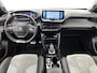 Peugeot e-2008 SUV EV GT Pack 50 kWh 136pk | Accu 93% | Navigatie | Achteruitrijcamera | Stoelverwarming | Full Led koplampen | Sportstoelen Leder/Alcantara | 3D Cockpit | Keyless | Parkeersensoren v+a | Adaptieve Cruise Control | Dodehoeksensor | Apple Carplay / Android Auto | DAB+ radio | Draadloze telefoonlader | Donker getint glas | 18" lichtmetalen velgen |