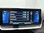 Peugeot e-2008 SUV EV GT Pack 50 kWh 136pk | Accu 93% | Navigatie | Achteruitrijcamera | Stoelverwarming | Full Led koplampen | Sportstoelen Leder/Alcantara | 3D Cockpit | Keyless | Parkeersensoren v+a | Adaptieve Cruise Control | Dodehoeksensor | Apple Carplay / Android Auto | DAB+ radio | Draadloze telefoonlader | Donker getint glas | 18" lichtmetalen velgen |