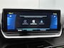 Peugeot e-2008 SUV EV GT Pack 50 kWh 136pk | Accu 93% | Navigatie | Achteruitrijcamera | Stoelverwarming | Full Led koplampen | Sportstoelen Leder/Alcantara | 3D Cockpit | Keyless | Parkeersensoren v+a | Adaptieve Cruise Control | Dodehoeksensor | Apple Carplay / Android Auto | DAB+ radio | Draadloze telefoonlader | Donker getint glas | 18" lichtmetalen velgen |