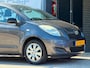 Toyota Yaris 1.3|NAP|AIRCO|NIEUWEAPK|BEURT|5DEURS|2EIGENAAR!