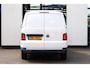 Volkswagen Transporter 2.0 TDI L1H1 Comfortline 102PK / 75kW, Cruise control, verwarmbare voorruit, airco, trekhaak, Apple Carplay & Android Auto, DAB+, parkeersensoren voor en achter (PDC), elektrisch verstel- en verwarmbare buitenspiegels etc.
