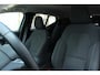 Volvo XC40 T2 Momentum Business | Apple carplay/ Android auto | Autonomous emergency braking | Adaptieve cruise control | Electronic climate control | 18" lichtmetalen velgen | Uitwijk assistent |
