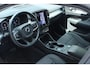 Volvo XC40 T2 Momentum Business | Apple carplay/ Android auto | Autonomous emergency braking | Adaptieve cruise control | Electronic climate control | 18" lichtmetalen velgen | Uitwijk assistent |