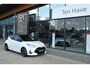 Toyota Yaris TOYOTA YARIS Hybrid 130 Launch Edition Automaat | Head-up Display | JBL Premium audio | 8 speakers | Sierlijsten interieur Neptune Blue | Geschikt voor Smart Digital Key* | Stoelbekleding voorzien van