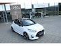 Toyota Yaris TOYOTA YARIS Hybrid 130 Launch Edition Automaat | Head-up Display | JBL Premium audio | 8 speakers | Sierlijsten interieur Neptune Blue | Geschikt voor Smart Digital Key* | Stoelbekleding voorzien van