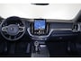 Volvo XC60 T8 Recharge AWD Ultra Black Edition Executive - Luchtvering - Panorama/schuifdak - IntelliSafe Assist & Surround - 360º Camera - Bowers & Wilkins audio - Adaptieve LED koplampen - Verwarmde voorstoelen, stuur & achterbank - Parkeersensoren voor & achter - Elektr. bedienb. voorstoelen met geheugen - Geventileerde voorstoelen - Head up display - Draadloze tel. lader - 22' LMV