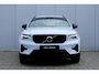 Volvo XC40 B4 Plus Dark |  Semi elektrische trekhaak | Adaptive Cruise & Pilot Assist | Verwarmbare voorstoelen | Verwarmbaar stuurwiel | Premium audio by Harman Kardon | Power Seats incl. Memory |
