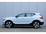 Volvo XC40 B4 Plus Dark | Harman/Kardon Premium Audio | Adaptive Cruise & Pilot Assist | Semi elektrische trekhaak | Verwarmbare voorstoelen | Verwarmbaar stuurwiel | Premium audio by Harman Kardon | Power Seats incl. Memory |