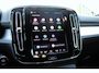 Volvo XC40 B4 Plus Dark |  Semi elektrische trekhaak | Adaptive Cruise & Pilot Assist | Verwarmbare voorstoelen | Verwarmbaar stuurwiel | Premium audio by Harman Kardon | Power Seats incl. Memory |