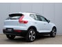 Volvo XC40 B4 Plus Dark | Harman/Kardon Premium Audio | Adaptive Cruise & Pilot Assist | Semi elektrische trekhaak | Verwarmbare voorstoelen | Verwarmbaar stuurwiel | Premium audio by Harman Kardon | Power Seats incl. Memory |