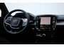 Volvo XC40 B4 Plus Dark |  Semi elektrische trekhaak | Adaptive Cruise & Pilot Assist | Verwarmbare voorstoelen | Verwarmbaar stuurwiel | Premium audio by Harman Kardon | Power Seats incl. Memory |