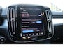 Volvo XC40 B4 Plus Dark | Harman/Kardon Premium Audio | Adaptive Cruise & Pilot Assist | Semi elektrische trekhaak | Verwarmbare voorstoelen | Verwarmbaar stuurwiel | Premium audio by Harman Kardon | Power Seats incl. Memory |