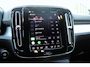 Volvo XC40 B4 Plus Dark |  Semi elektrische trekhaak | Adaptive Cruise & Pilot Assist | Verwarmbare voorstoelen | Verwarmbaar stuurwiel | Premium audio by Harman Kardon | Power Seats incl. Memory |