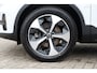 Volvo XC40 B4 Plus Dark | Harman/Kardon Premium Audio | Adaptive Cruise & Pilot Assist | Semi elektrische trekhaak | Verwarmbare voorstoelen | Verwarmbaar stuurwiel | Premium audio by Harman Kardon | Power Seats incl. Memory |