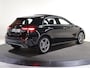 Mercedes-Benz A-klasse 250e Business Solution AMG | Panoramaschuifdak | Head-up display | Premium Plus | Stoelverwarming | 360° camera |