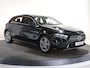 Mercedes-Benz A-klasse 250e Business Solution AMG | Panoramaschuifdak | Head-up display | Premium Plus | Stoelverwarming | 360° camera |