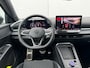 Volkswagen T-Roc 1.5 eTsi R-Line First Edition // IQ Light // Camera // ACC