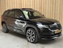 Skoda Kodiaq 1.5 TSI Sportline Business 7persoons Automaat | Panoramadak | Navigatiesysteem groot scherm | Adaptieve cruise control | Climate control | Stoelverwarming | Trekhaak uitklapbaar | Elektrisch bedienbare achterklep