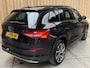 Skoda Kodiaq 1.5 TSI Sportline Business 7persoons Automaat | Panoramadak | Navigatiesysteem groot scherm | Adaptieve cruise control | Climate control | Stoelverwarming | Trekhaak uitklapbaar | Elektrisch bedienbare achterklep
