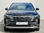 Hyundai Tucson 1.6 T-GDI PHEV N Line 4WD / SOH 100% / Fabrieksgarantie tot 05-2027 / Dealer onderhouden / Trekgewicht 1.350 kg / Stuur- Stoel & Achterbank verwarming / Rondomzicht camera / Apple Carplay/Android Auto / Elektrische achterklep / Stoelventilatie /