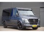 Mercedes-Benz Sprinter 319 3.0 CDI V6 L2H1 3-ZITS, AUT. LED, LEDER, 360 CAMERA, ADAPT. CRUISE, STOELVERWARMING, 10'' MBUX, STANDKACHEL, CLIMA, TREKHAAK, PARKEERSENSOREN