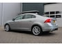 Volvo S60 2.0 T5 R-Design Automaat 245pk Clima/Cruise/Stoelverwarming/Leder/PDCv+a/LED/RadioCD.AUX.USB/18"LM/Dealer/APK:29-09-2027