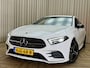 Mercedes-Benz A-klasse 250 *AMG* Leder/Alcantara / 225PK / Camera / Full LED / Cruise / Navigatie / 18'' LMV