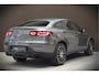 Mercedes-Benz GLC Coupe 300e 4MATIC Premium Plus | Panoramadak | Stuurverwarming | Stoelverwarming | Head-Up Display | Massage | Memory Seats | Luchtvering | Keyless | 360 Camera | Leer | Ambiance Verlichting | Trekhaak | Apple Carplay | Na