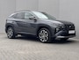 Hyundai Tucson 1.6 T-GDI PHEV Premium 4WD / Accu SoH 100 % / EAER 65 km / Leder / HUD / Navigatie / Apple Carplay Android / Stoelventilatie / Stuur-, stoel- & achterbankverwarming / 19" LM wielen & All Season banden /