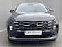 Hyundai Tucson 1.6 T-GDI PHEV Premium 4WD / Accu SoH 100 % / EAER 65 km / Leder / HUD / Navigatie / Apple Carplay Android / Stoelventilatie / Stuur-, stoel- & achterbankverwarming / 19" LM wielen & All Season banden /