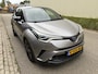 Toyota C-HR / C-HR+ 1.8 Hybrid Bi-Tone Plus / AUTOMAAT / LEER / NAVI / CRUISE / 88dkm!