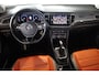 Volkswagen T-Roc 1.5 TSI Sport NL auto 1e eigenaar nieuw door ons geleverd en onderhouden Lederen bekleding panoramadak digital cockpit pro stoel en stuurwielverwarming achteruitrijcamera spiegel pakket LMV Antraciet