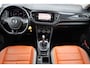 Volkswagen T-Roc 1.5 TSI Sport NL auto 1e eigenaar nieuw door ons geleverd en onderhouden Lederen bekleding panoramadak digital cockpit pro stoel en stuurwielverwarming achteruitrijcamera spiegel pakket LMV Antraciet
